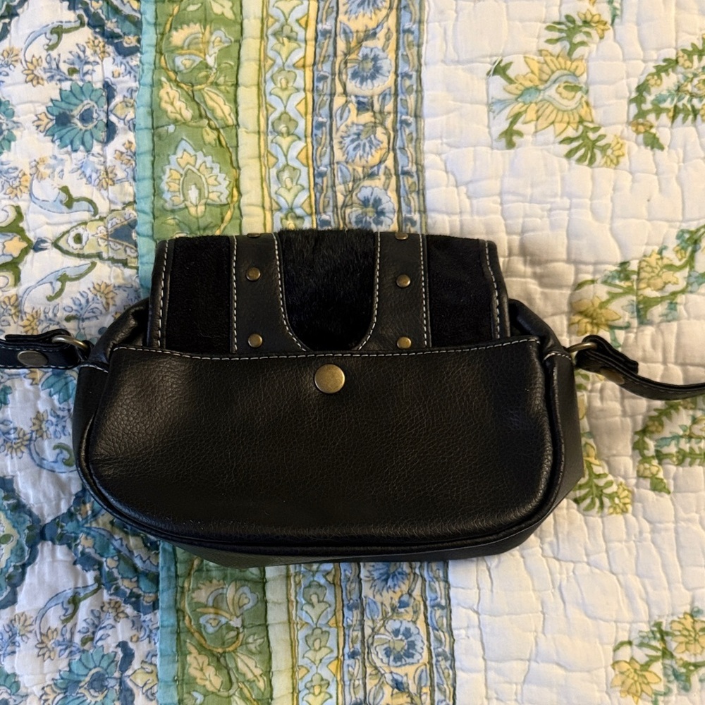 Stylish Cowgirl Black Leather Shoulder Bag - Picture 6 of 6
